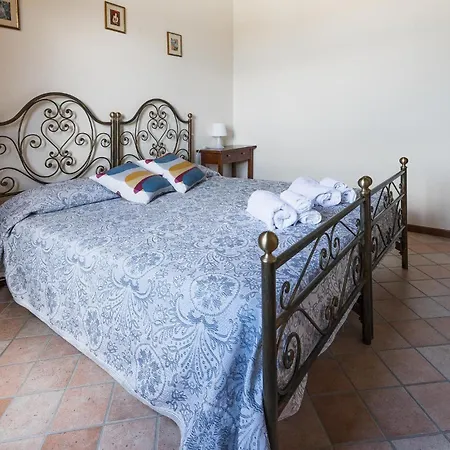 Hébergement de vacances 4 Bedroom Awesome In