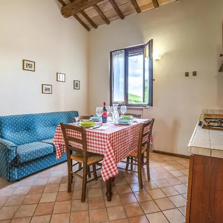 Hébergement de vacances 4 Bedroom Awesome In *