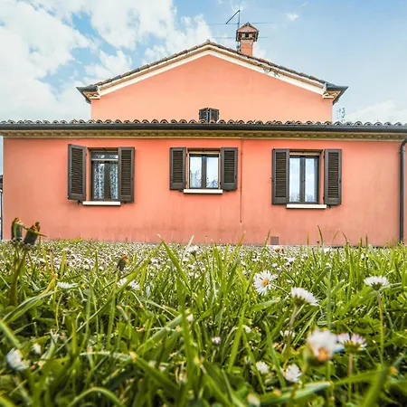 4 Bedroom Awesome In Hébergement de vacances Urbania