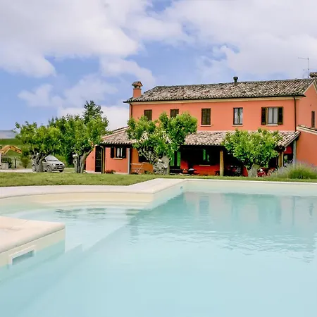 Feriehus 4 Bedroom Awesome In Urbania