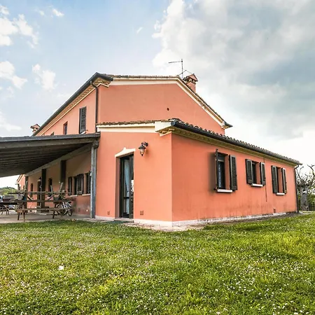4 Bedroom Awesome In Hébergement de vacances
