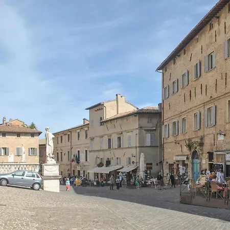 4 Bedroom Awesome In Casa de Férias *