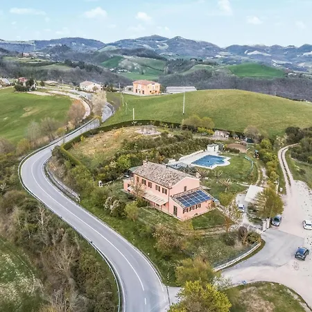 Feriehus 4 Bedroom Awesome In Urbania