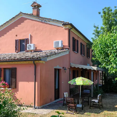 4 Bedroom Awesome In Hébergement de vacances *