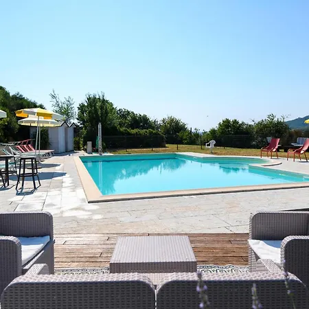 Gorgeous Home In Urbania
