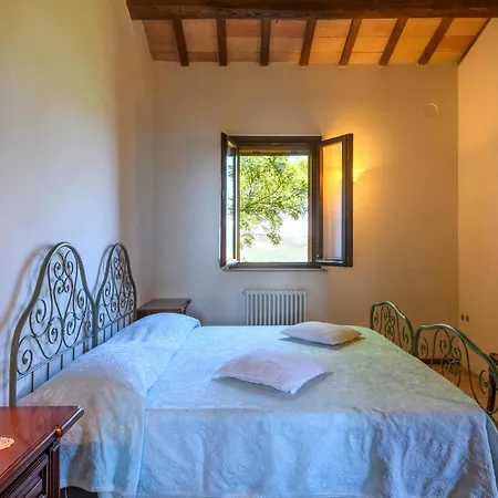 Casa de Férias 4 Bedroom Awesome In Urbania