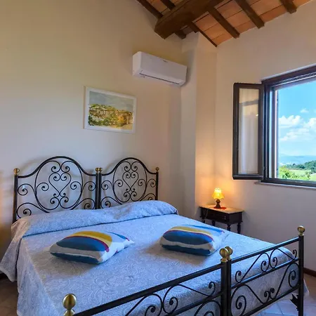 4 Bedroom Awesome In Casa de Férias *