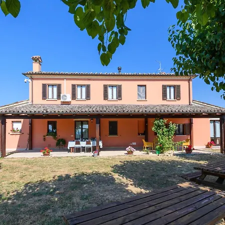 Gorgeous Home In Urbania
