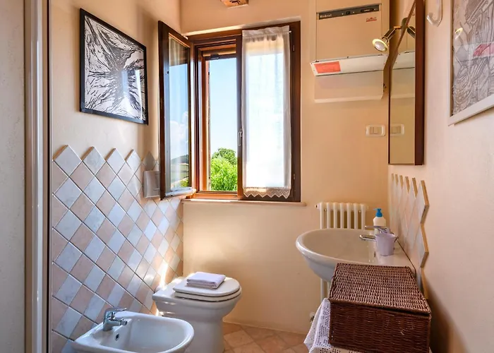 Σπίτι διακοπών 4 Bedroom Awesome In