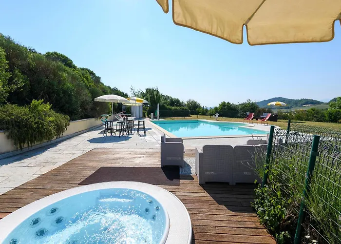 4 Bedroom Awesome In Σπίτι διακοπών Urbania