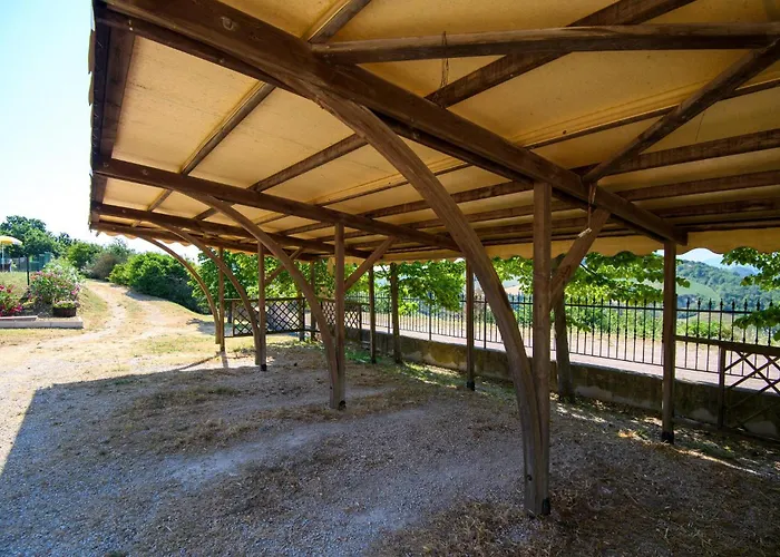 Σπίτι διακοπών 4 Bedroom Awesome In *