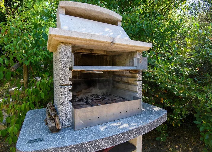 4 Bedroom Awesome In Urbania