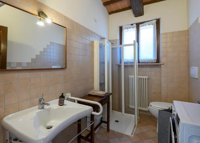 4 Bedroom Awesome In Urbania