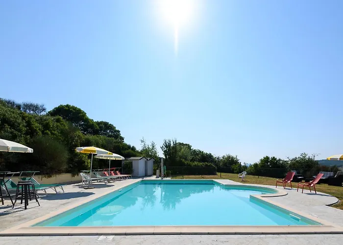 4 Bedroom Awesome In Urbania