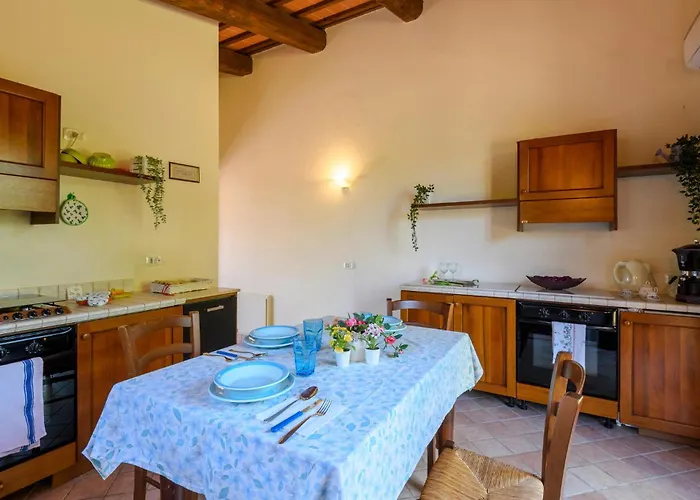 4 Bedroom Awesome In Σπίτι διακοπών *